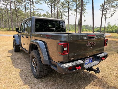 Used 2021 Jeep Gladiator Rubicon w/ Uconnect 4C Nav & Sound Group AWD/4WD image 3