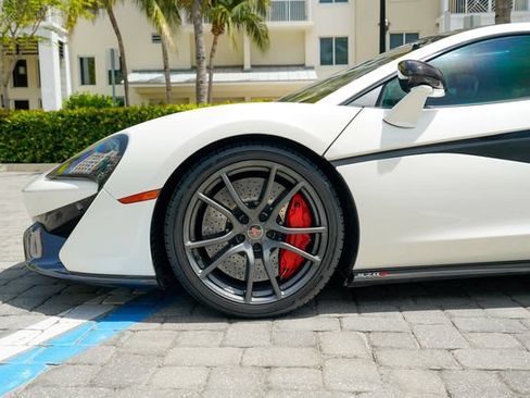 Used 2017 McLaren 570S Coupe RWD image 13
