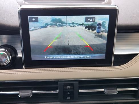 Used 2021 Lincoln Corsair FWD image 14
