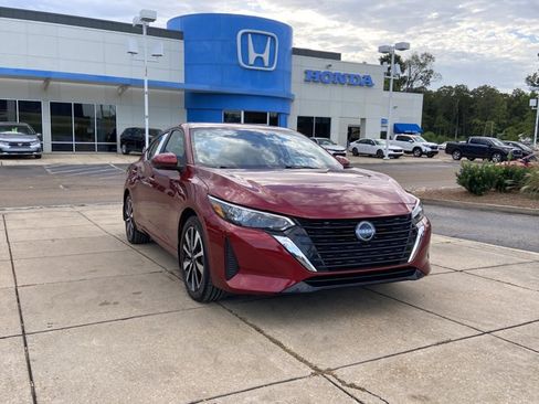 Used 2025 Nissan Sentra SV w/ SV Premium Package FWD image 2