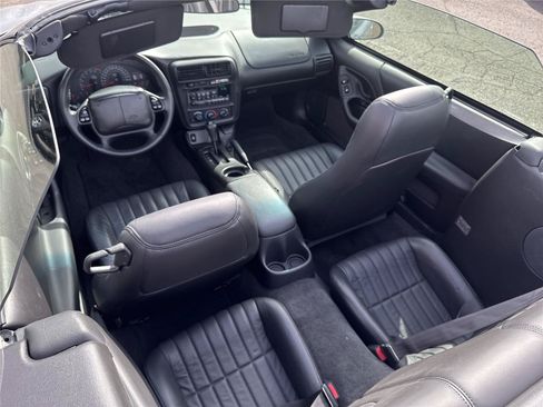 Used 2002 Chevrolet Camaro Z28 w/ SS Performance/Appearance Pkg RWD image 41