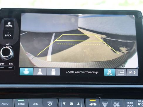 Used 2026 Honda Odyssey Touring image 37