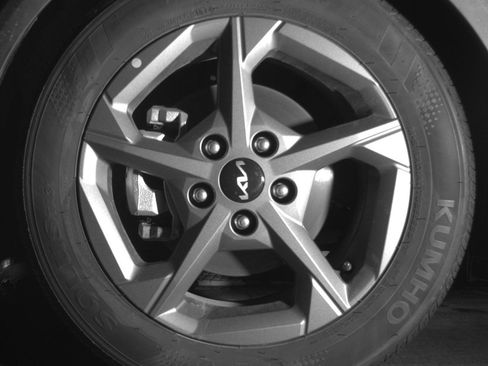 Used 2025 Kia K4 image 9