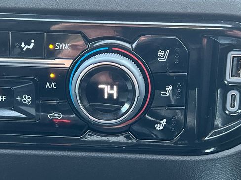 Used 2026 Chevrolet Silverado 3500 LTZ w/ LTZ Plus Package image 28