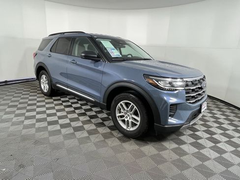 Used 2025 Ford Explorer Active image 7
