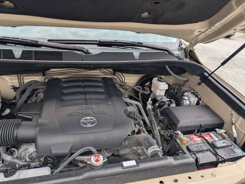 Used 2020 Toyota Tundra SR5 w/ SR5 Upgrade Package AWD/4WD image 28