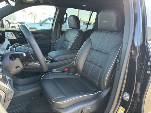 New 2026 Buick Enclave Avenir image 25