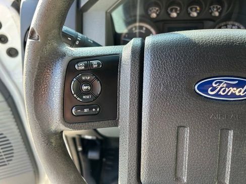 Used 2016 Ford F550 4x4 Regular Cab Super Duty image 26