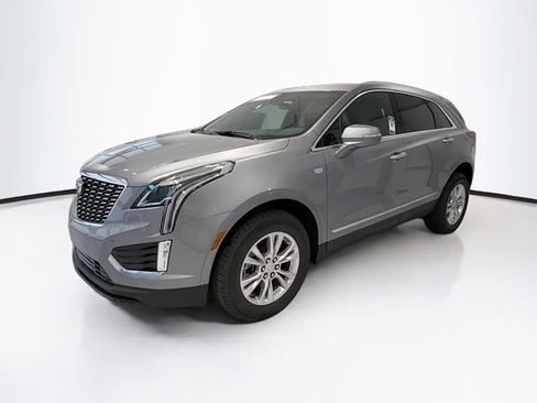 New 2026 Cadillac XT5 Luxury image 3