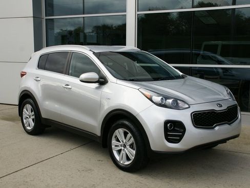 Used 2019 Kia Sportage LX w/ LX Popular Package image 2