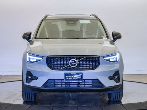 New 2026 Volvo XC40 B4 Plus w/ Climate Package image 7