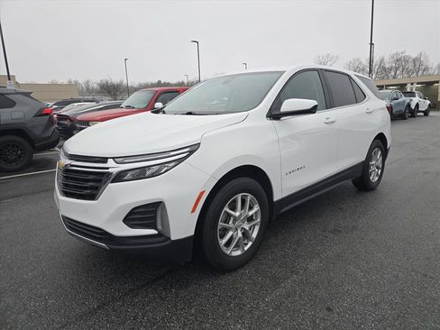 Used 2023 Chevrolet Equinox LT w/ Driver Convenience Package image 7