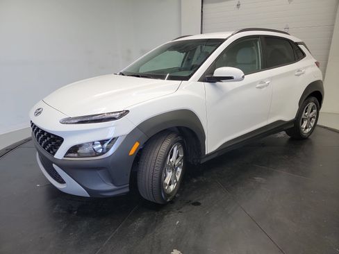 Used 2023 Hyundai Kona SEL FWD image 3