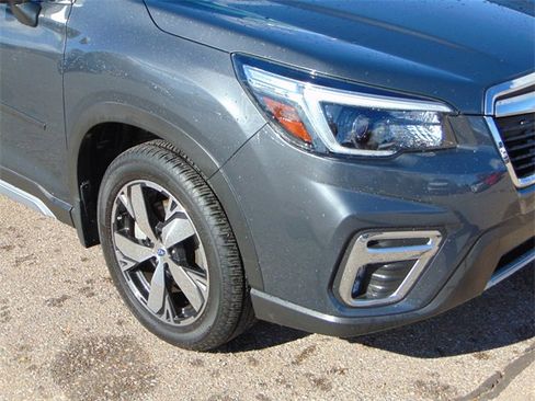Used 2021 Subaru Forester Touring image 2