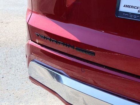 New 2026 GMC Terrain Denali w/ LPO, Black Badging Package AWD/4WD image 8