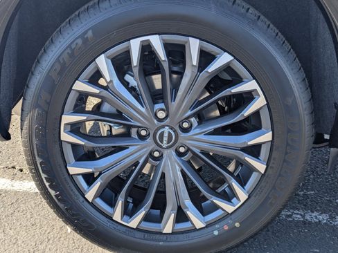 New 2026 Nissan Rogue Platinum image 10