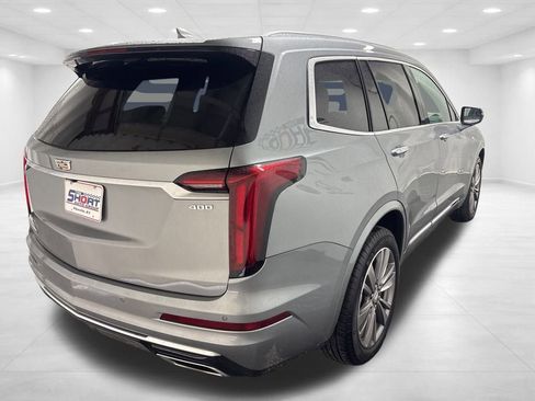 Used 2025 Cadillac XT6 Premium Luxury image 4