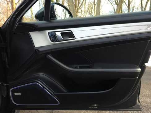 Used 2017 Porsche Panamera 4S w/ Premium Package Plus image 24