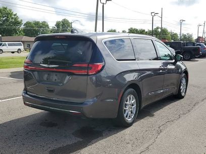 Used 2023 Chrysler Pacifica Touring-L