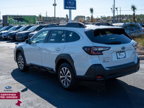 Certified 2025 Subaru Outback Premium image 5