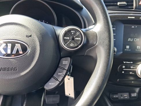 Used 2019 Kia Soul + FWD image 14