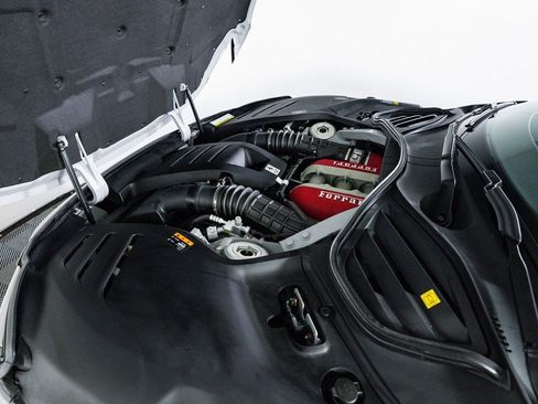 Certified 2025 Ferrari Purosangue image 30