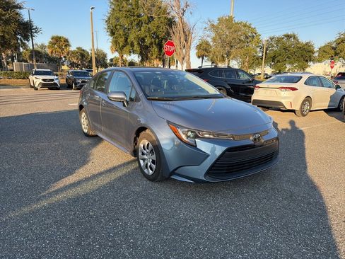 Used 2025 Toyota Corolla LE image 7