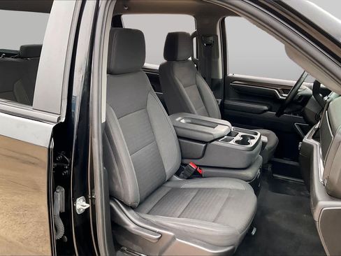 Used 2025 Chevrolet Silverado 1500 LT AWD/4WD image 8