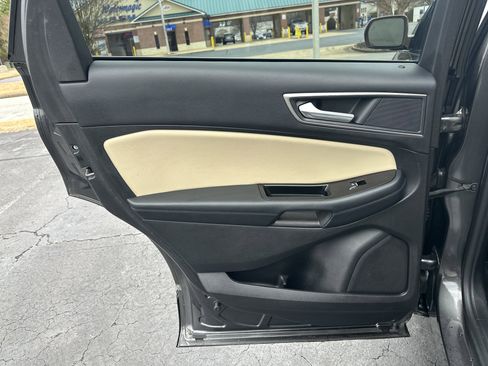 Used 2017 Ford Edge SEL w/ Equipment Group 201A image 22