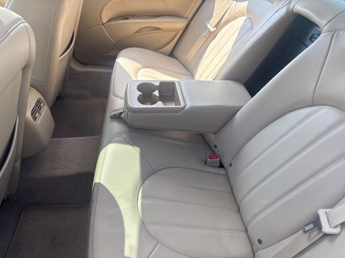 Used 2008 Buick Lucerne CXL w/ Ultra Confidence Package FWD image 19