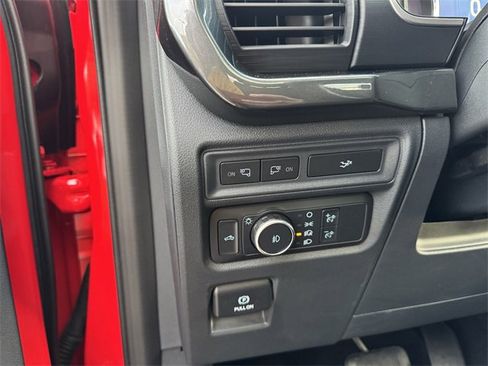 Certified 2022 Ford F150 XLT w/ Equipment Group 302A High image 21