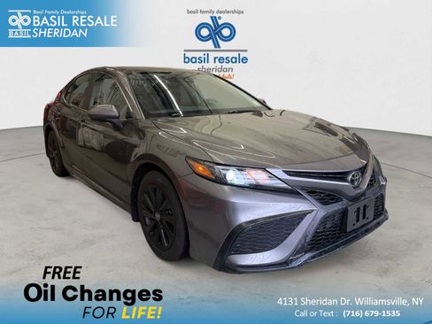 Used 2024 Toyota Camry SE FWD image 1
