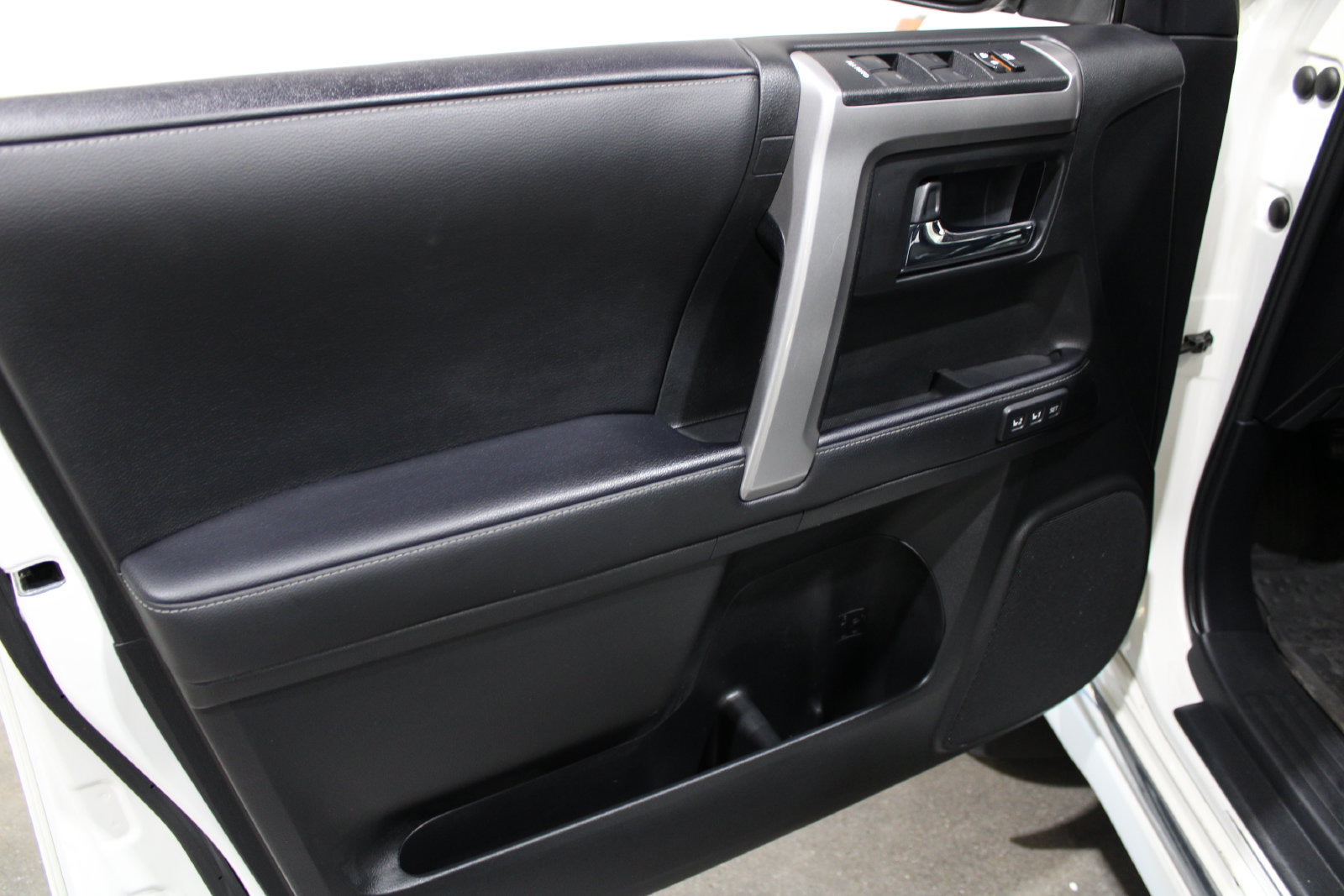 Used 2023 Toyota 4Runner Limited AWD/4WD image 20