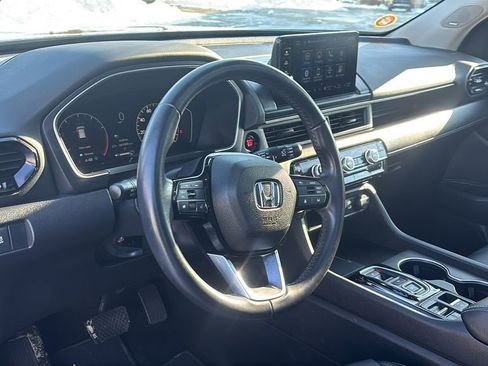 Certified 2024 Honda Pilot Touring image 23