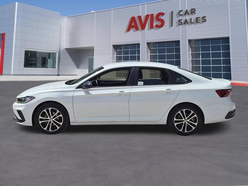 Used 2025 Volkswagen Jetta Sport FWD image 10