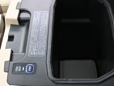 Used 2011 Lexus LX 570 4WD image 29