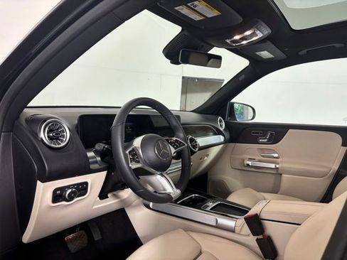 Used 2026 Mercedes-Benz GLB 250 4MATIC image 9