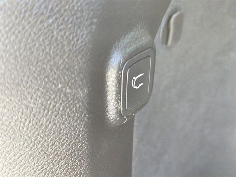 Used 2019 Jeep Cherokee High Altitude image 17