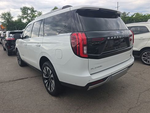 Used 2025 Ford Expedition Platinum w/ Driver's Package AWD/4WD image 3