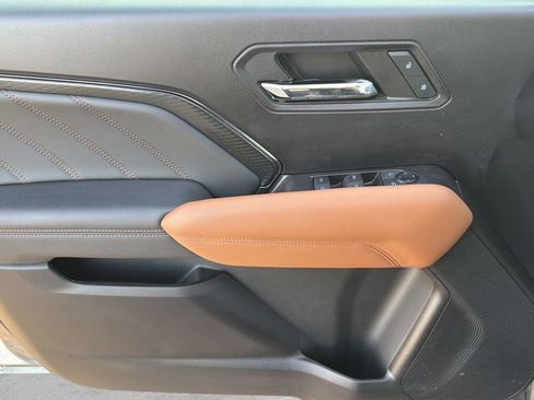 Used 2024 GMC Canyon AT4 w/ Technology Package image 23