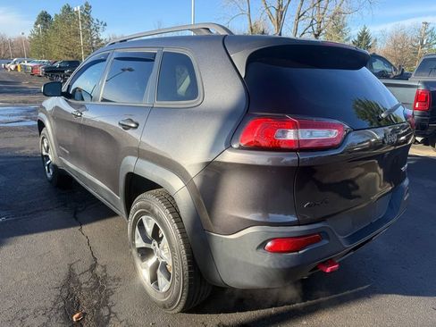 Used 2016 Jeep Cherokee Trailhawk w/ Comfort/Convenience Group image 5