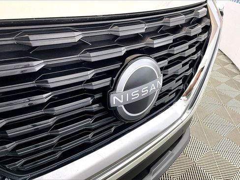 Used 2023 Nissan Rogue SL w/ SL Premium Package image 23