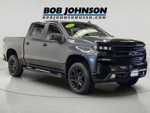 Used 2022 Chevrolet Silverado 1500 LT Trail Boss w/ Convenience Package II AWD/4WD image 2
