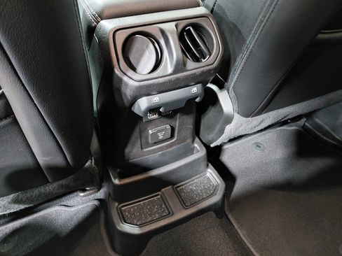 Certified 2019 Jeep Wrangler Unlimited Sahara image 44