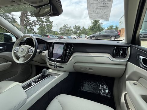 Certified 2023 Volvo XC60 B5 Plus FWD image 13