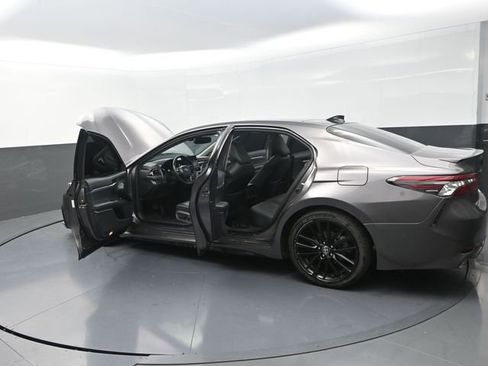 Used 2022 Toyota Camry XSE image 12