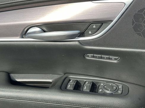 Used 2017 Cadillac XT5 Luxury w/ Driver Awareness Package image 22