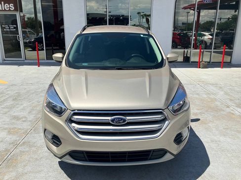 Used 2018 Ford Escape SE FWD image 1