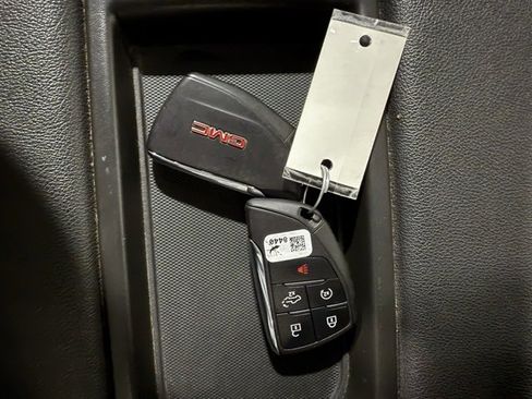 Used 2024 GMC Sierra 1500 SLE image 40