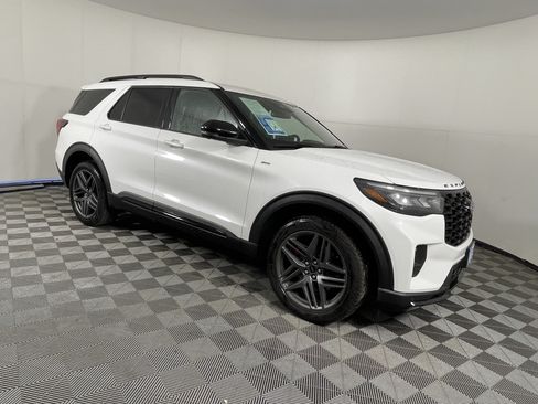 Used 2026 Ford Explorer ST-Line w/ ST-Line Street Pack AWD/4WD image 7